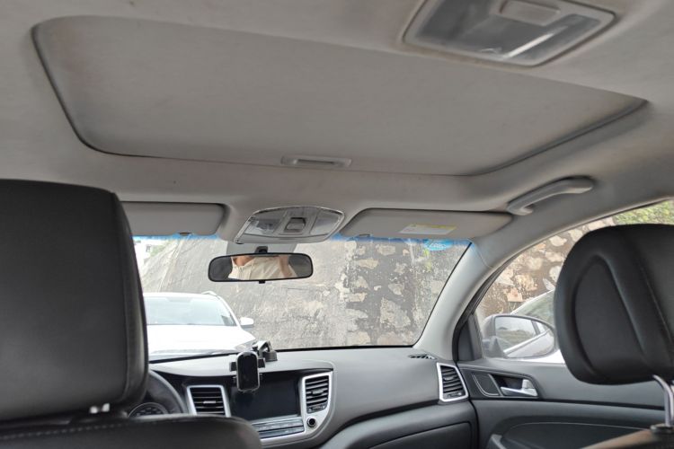 现代 途胜 2015款 1.6T 双离合两驱智能型中控内饰22