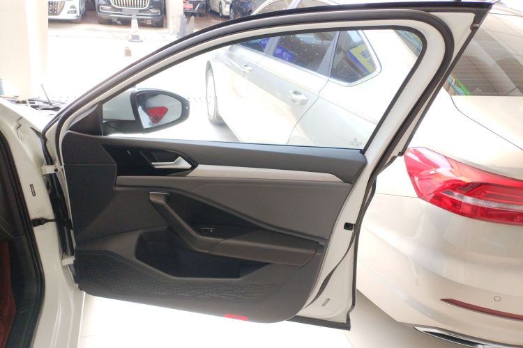 大众 速腾 2021款 200TSI 手动超越版中控内饰42