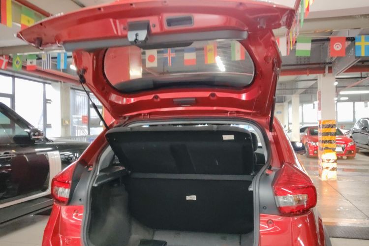 奇瑞 瑞虎3X 2018款 1.5L 自动舒适版机舱底盘23