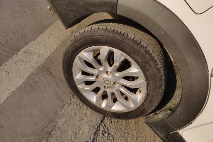 东风风神AX3 2017款 领先版 1.5L 自动尚酷型车身外观6008