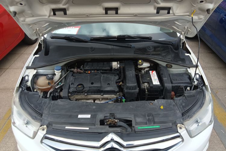 雪铁龙 爱丽舍 2015款 质尚版 1.6L 自动时尚型机舱底盘24