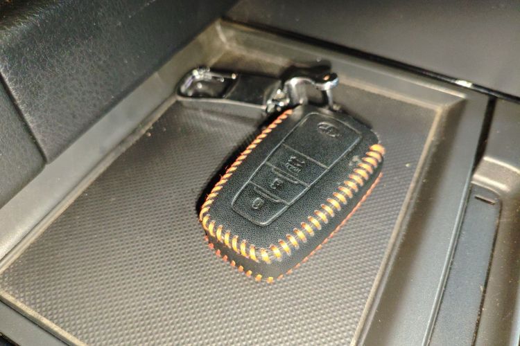 丰田 凯美瑞 2018款 2.0S 锋尚版中控内饰11