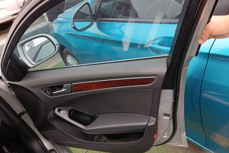 奥迪A4L 2015款 35 TFSI 自动舒适型中控内饰42