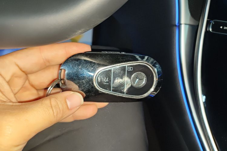 奔驰C级 2022款 C 260 L 运动版中控内饰7001