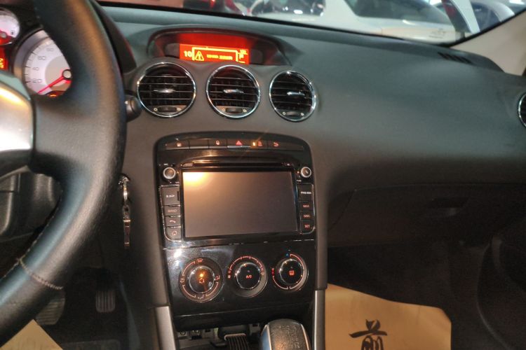 标致408 2013款 1.6L 手动舒适版局部细节16