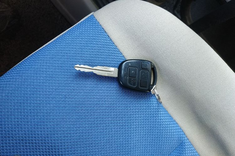 铃木 北斗星 2013款 创业版 1.0L 手动经济型中控内饰7001