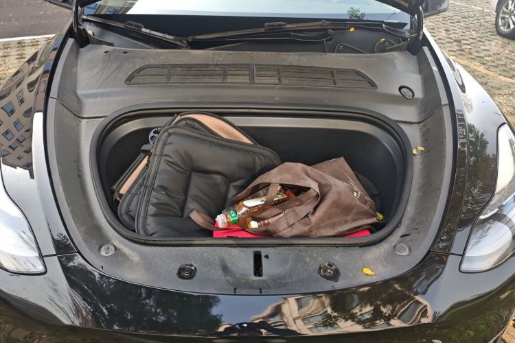 特斯拉 Model Y 2022款 后轮驱动版局部细节24