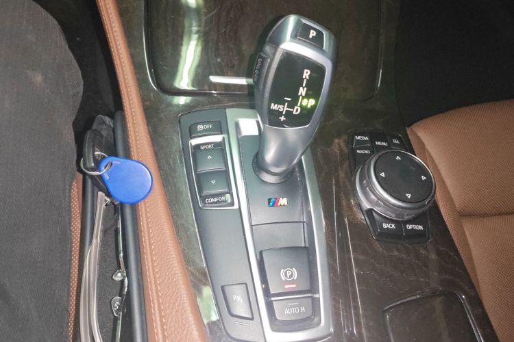 宝马5系 2015款 535Li 领先型中控内饰18