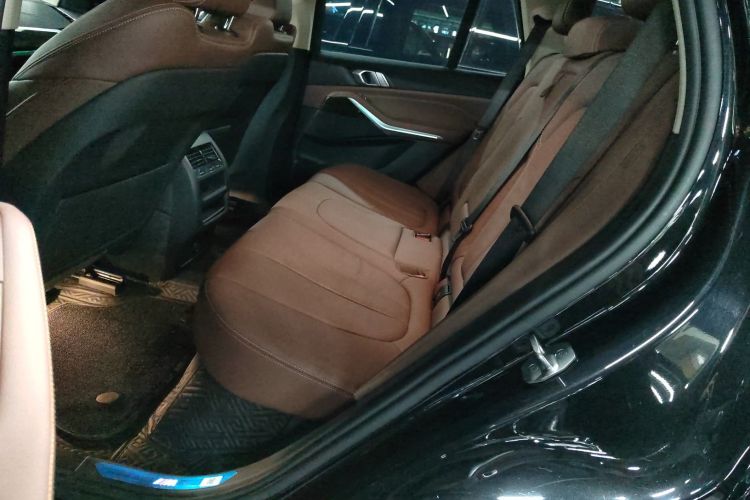 宝马X5(进口) 2022款 xDrive30i M运动套装中控内饰21