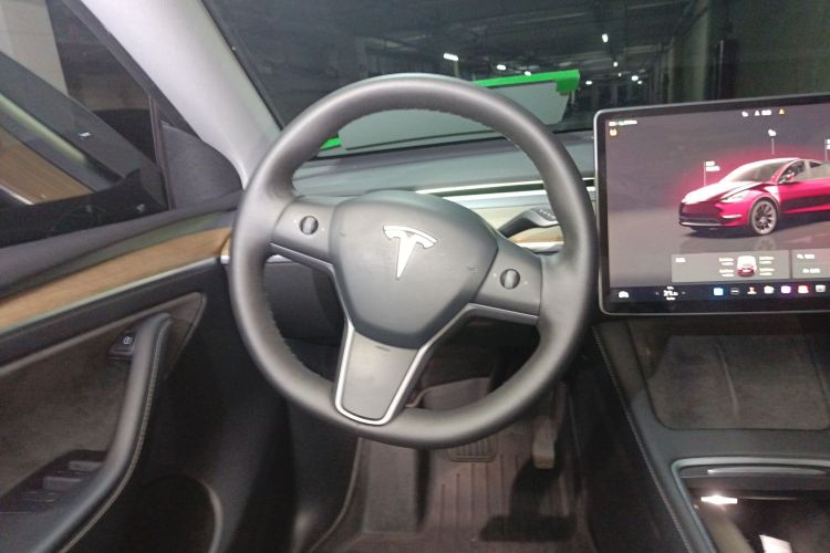 特斯拉 Model Y 2022款 后轮驱动版中控内饰13