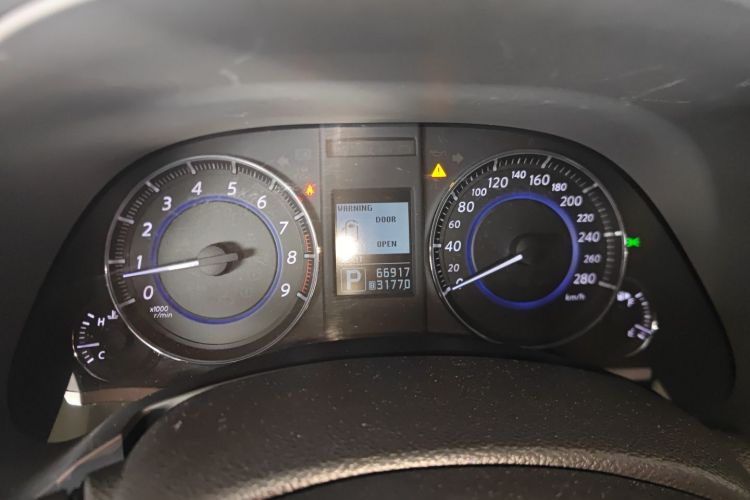 英菲尼迪QX70 2013款 3.7L 标准版中控内饰14