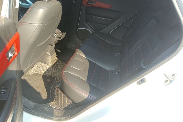 江汽集团 瑞风S2 2017款 1.5L CVT豪华型中控内饰21