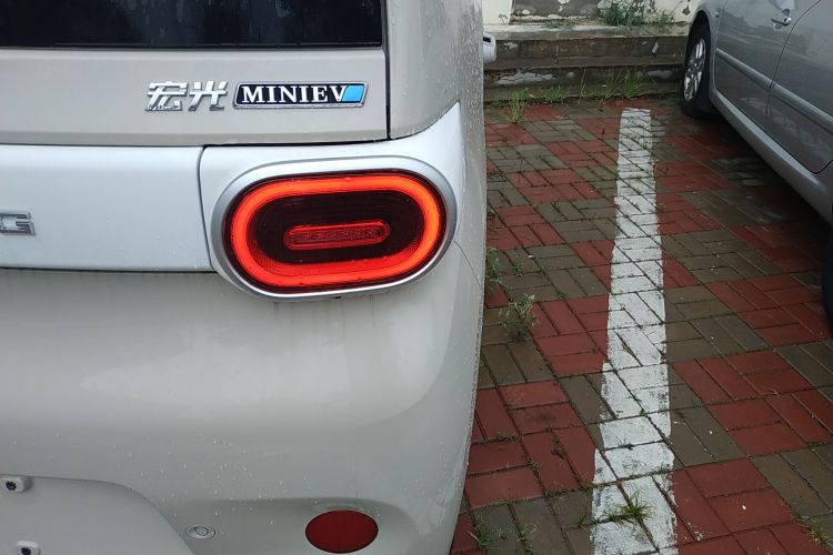 五菱汽车 宏光MINIEV 2024款 第三代 215km 青春版车身外观9