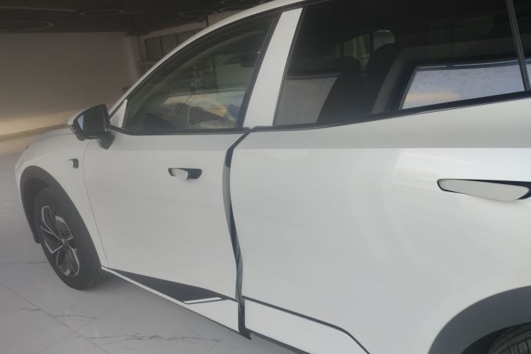 深蓝汽车 深蓝S07 2026款 300Ultra 华为乾崑ADS SE版车身外观4