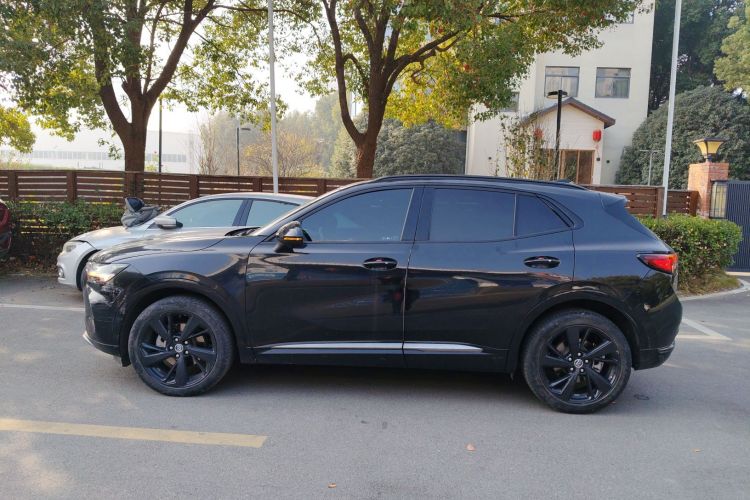 别克 2020款 昂科威S 652T 两驱限量S运动版车身外观4