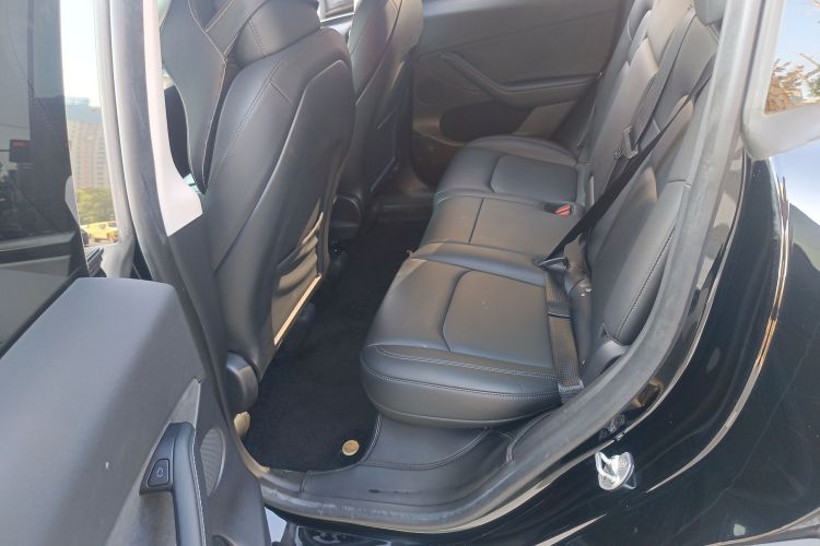 特斯拉 Model Y 2022款 改款 后轮驱动版中控内饰21