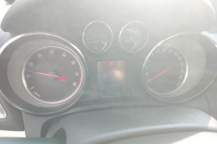 别克 昂科拉 2014款 1.4T 自动两驱都市精英型中控内饰14