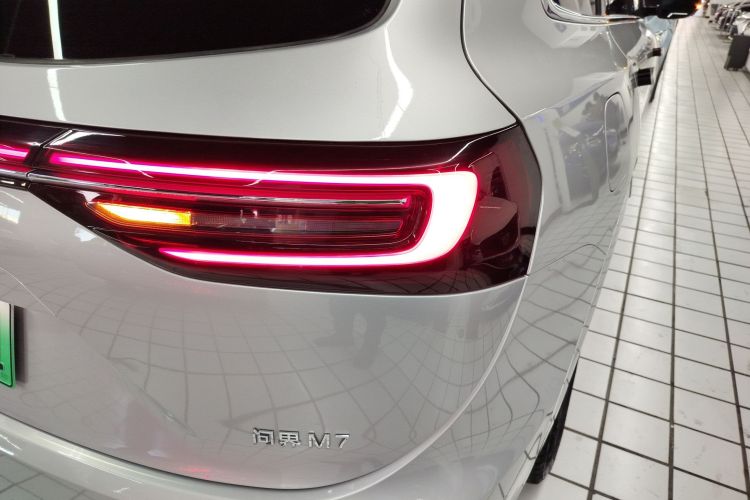 鸿蒙智行 问界M7 2024款 1.5T 后驱Plus版 5座车身外观9