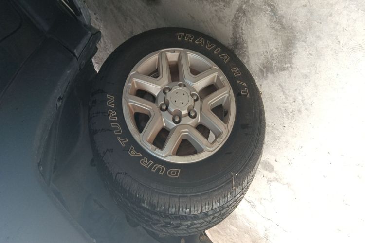 北京BJ40 2016款 40L 2.3T 自动两驱尊贵版车身外观6007