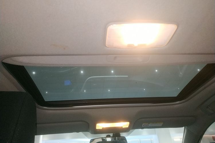 丰田 雷凌 2017款 改款 185T CVT精英版 国V局部细节22