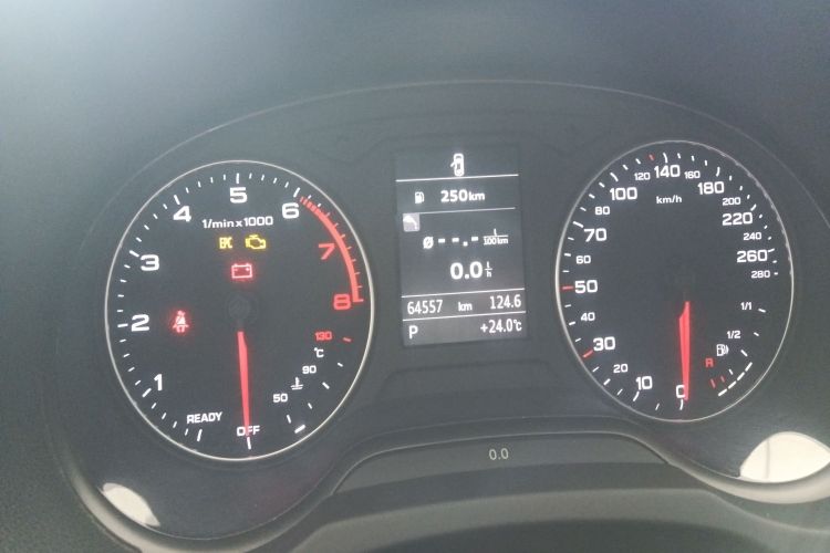 奥迪A3 2016款 Limousine 35 TFSI 进取型中控内饰14