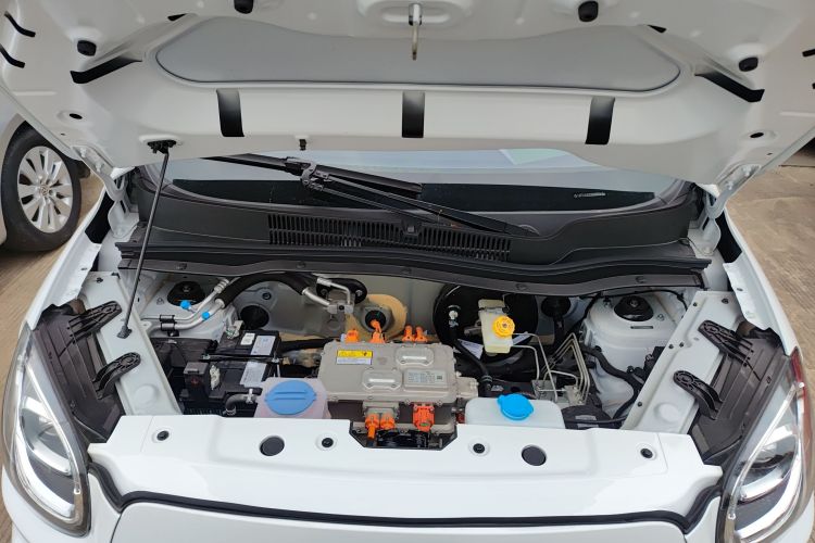 零跑汽车 零跑T03 2025款 310舒享版机舱底盘24