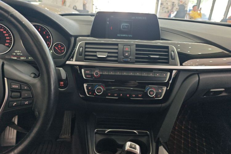 宝马3系 2018款 320Li 时尚型中控内饰16
