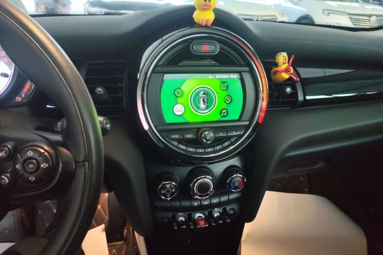 MINI 2018款 1.5T ONE PLUS中控内饰16