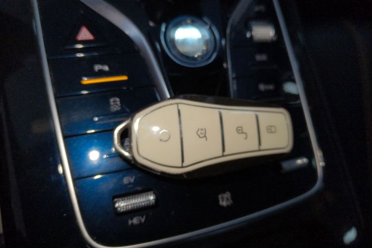 比亚迪 秦PLUS 2021款 DM-i 55KM 旗舰型中控内饰7001