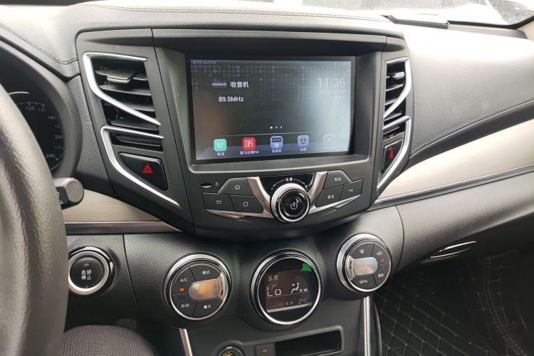 比亚迪 宋 2016款 2.0TID 自动豪华型中控内饰16