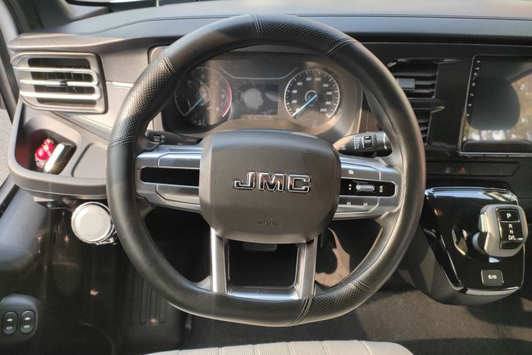 江铃福顺 2025款 2.0T 8AT柴油短轴中顶商运型多功能乘用车5/6座中控内饰13