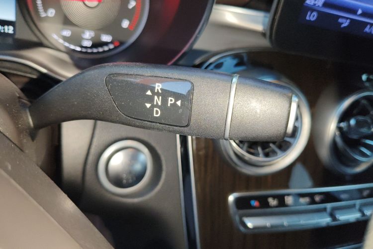 奔驰GLC轿跑 2017款 GLC 200 4MATIC 轿跑SUV中控内饰18