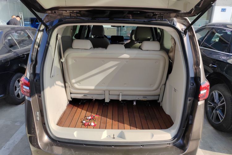 别克GL8 2022款 陆上公务舱 652T 豪华型局部细节23