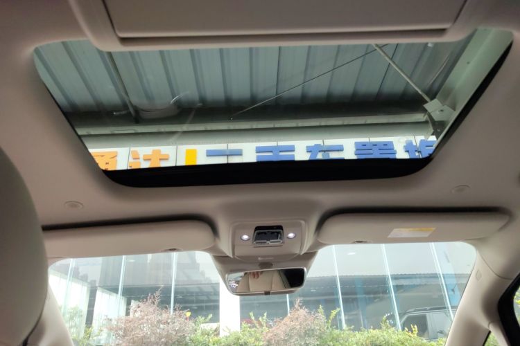 腾势D9 2022款 DM-i 1040 尊贵型中控内饰22