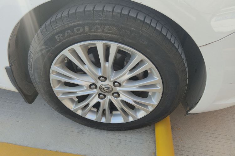 别克 英朗 2015款 18T 双离合豪华型车身外观10