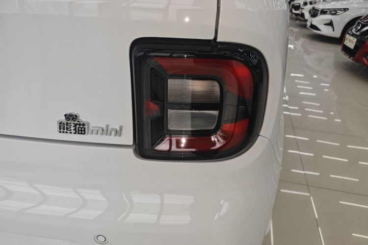 吉利银河 2024款 熊猫mini 200km 耐力熊车身外观9