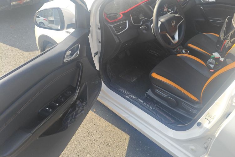 宝骏310 2017款 1.5L 自动时尚型中控内饰7003