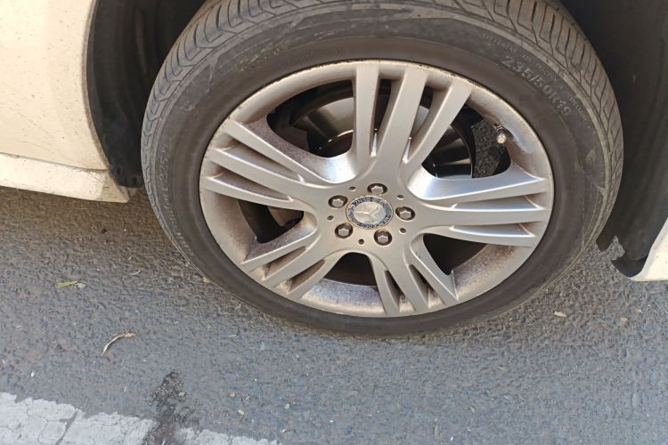 奔驰GLK级 2015款 GLK 260 4MATIC 动感型 极致版车身外观10