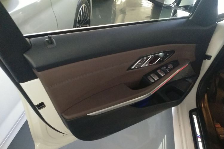 宝马3系 2021款 325Li M运动套装中控内饰47