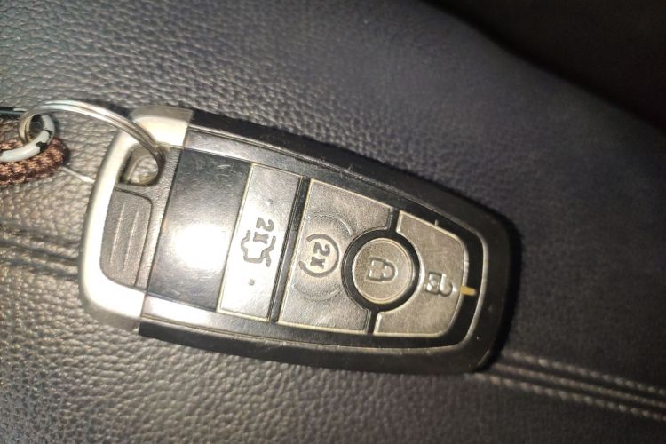 福特 Mustang 2019款 2.3L EcoBoost中控内饰11