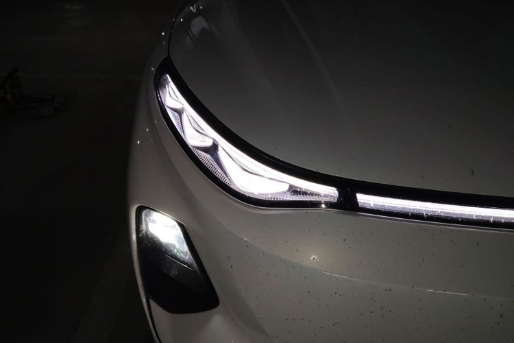 奔腾 悦意07 2025款 210km 乐享版车身外观8