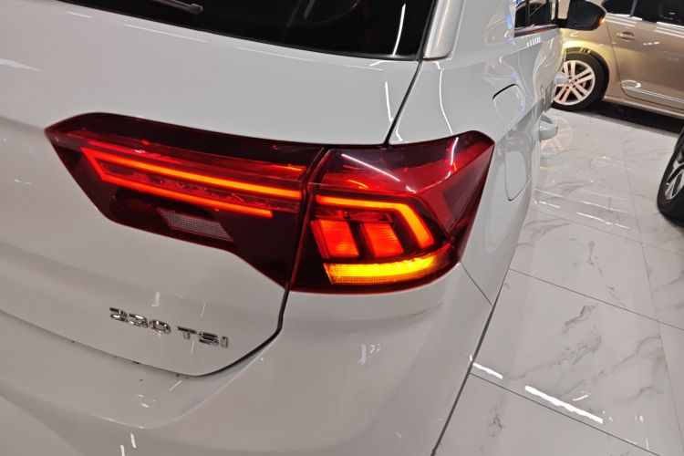 大众 T-ROC探歌 2019款 230TSI DSG两驱R-Line车身外观9