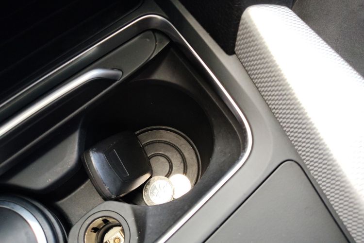 宝马3系 2017款 320i M运动型中控内饰7001