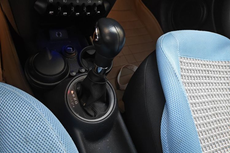 MINI 2011款 1.6L ONE中控内饰18