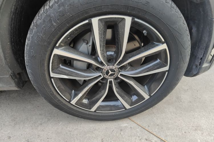 奔驰GLC 2020款 改款 GLC 260 L 4MATIC 豪华型车身外观10