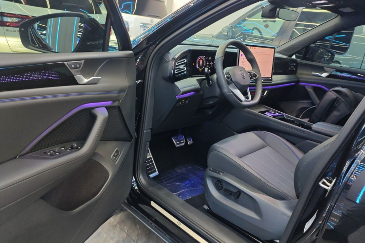 大众 途观L 2025款 PRO 380TSI 两驱 R-Line 智领版中控内饰20