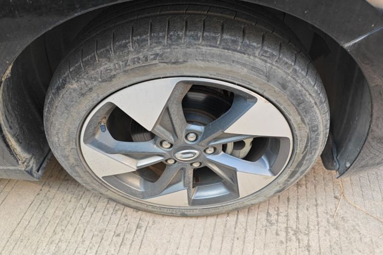 广汽传祺 传祺GA4 2018款 200T 自动尊享版车身外观10