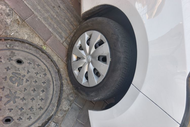 丰田 YARiS L 致炫 2014款 1.3E 手动魅动版车身外观10