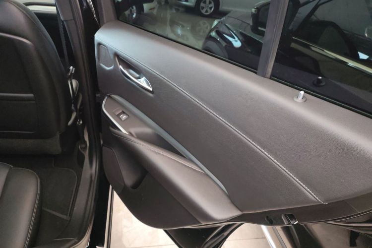 凯迪拉克XT4 2021款 28T 两驱领先型中控内饰45