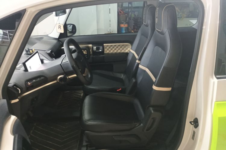 宝骏KiWi EV 2021款 艺术家 三元锂中控内饰19